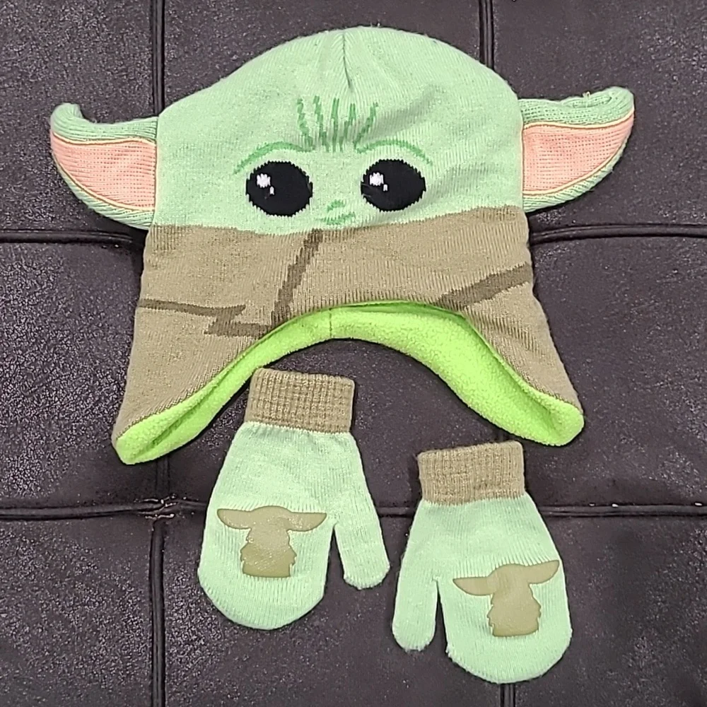 Baby Yoda Hat and Mittens